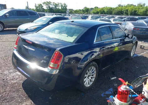 2012 Chrysler 300 из США, поврежденный, VIN 2C3CCAAG0CH138664